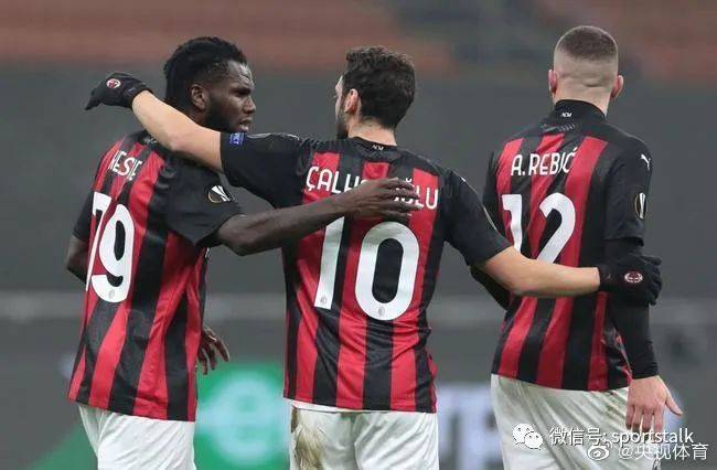 米兰后防失误送礼,痛失好局遗憾落败  米兰后防失误送礼,痛失好局遗憾落败