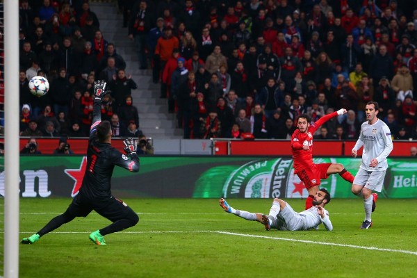 勒沃库森替补奇兵建功击败法兰克福  勒沃库森替补奇兵建功击败法兰克福