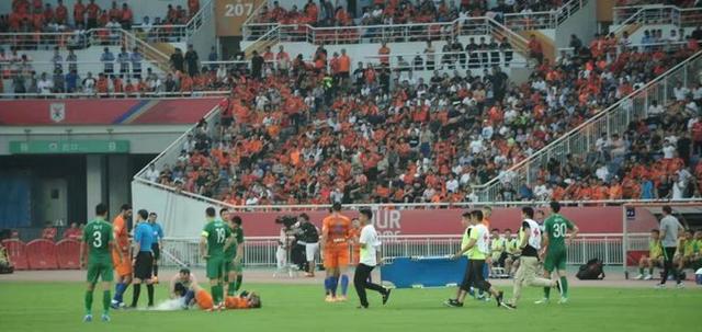  威尼斯水上球场暴雨延期，赛事组织能力遭诟病  